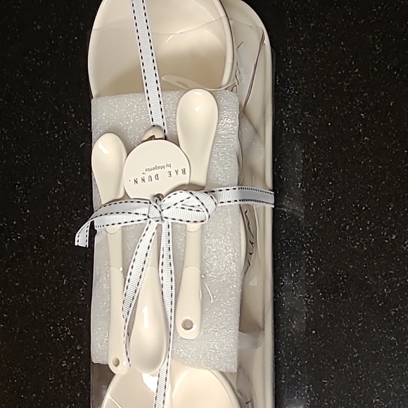 😋Rae Dunn Serveware w/Tray - Picture 2 of 7